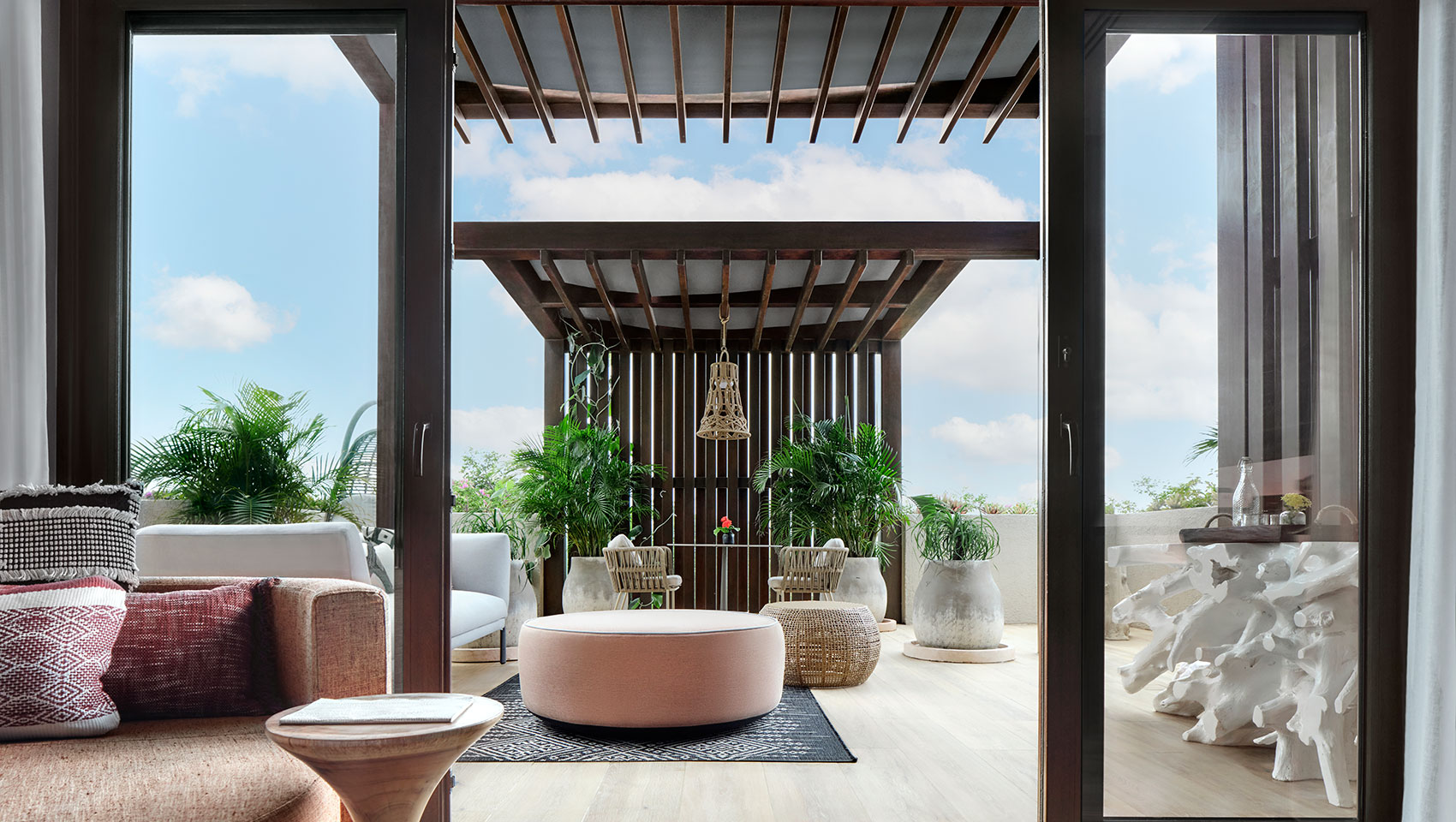 roatan outdoor patio